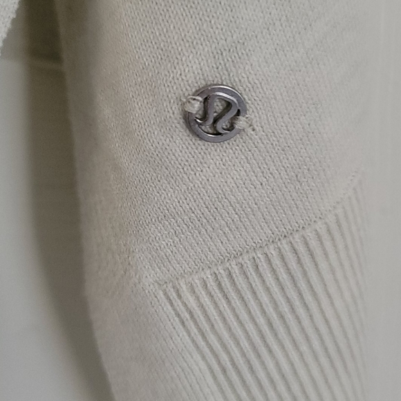 NWT Lululemon Free To Coast Wrap - Picture 7 of 8